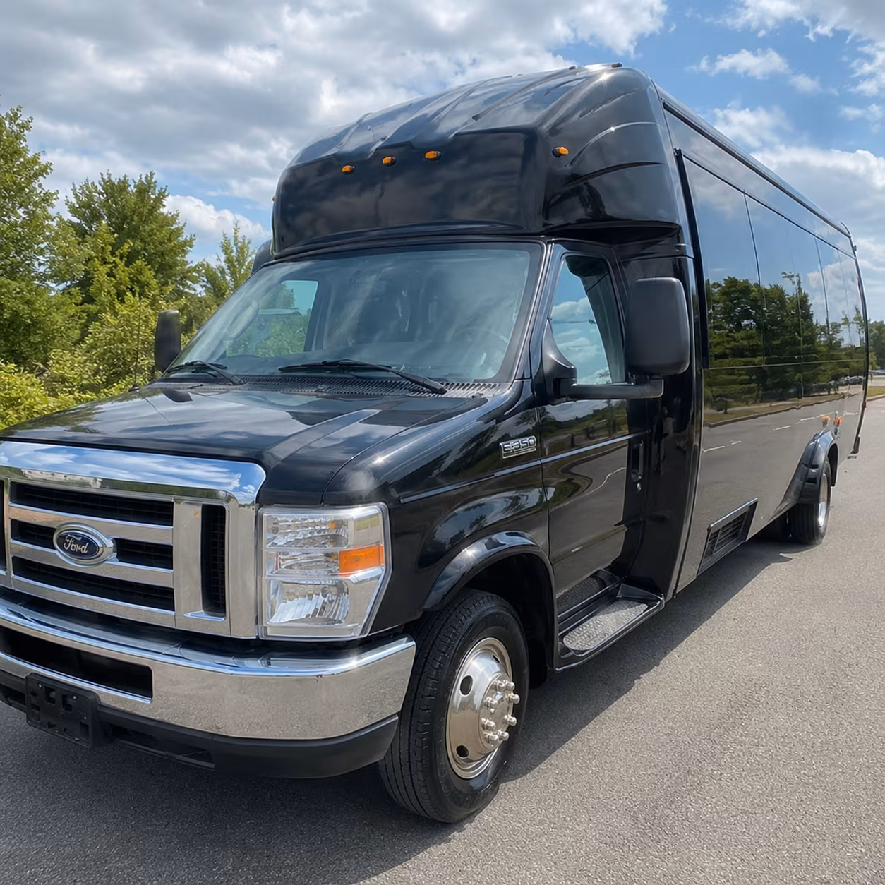 15 Passenger Party Bus Exterior